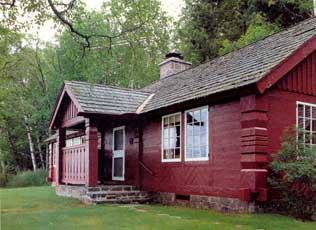 Scandinavian-inspired cabin by architect Edwin Lundie.